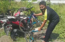 Hindari Jalan Rusak,...