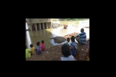 Kelelahan saat Berenang...