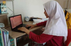 Siswa di Tangsel Belajar...