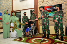 Tangis Haru Saat Jenderal...
