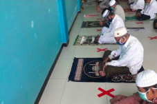 Ibadah di Zona Merah...