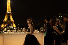 Emily in Paris, Serial...