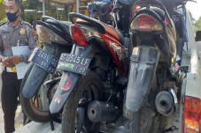 Truk Tabrak 3 Motor...