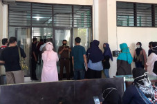 Orang Tua Siswa Datangi...