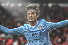 David Silva Pemain Tertua...