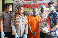Oknum Anggota TNI di...