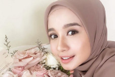 Inspirasi Tampil Feminin...