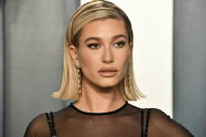 Perilaku Gigi Hadid,...