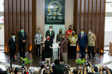 DPR dan Pemerintah Perlu...
