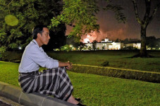 Presiden Jokowi Ditantang...