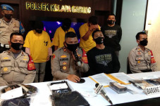 Polisi Bekuk Komplotan...