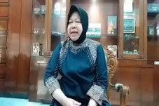 Tak Punya Ponsel dan...