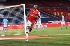 Aubameyang Impresif,...