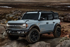 Ford Bronco dan Suzuki...