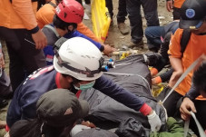 Tali untuk Turun Putus,...