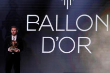 Pertama Terjadi, Ballon...