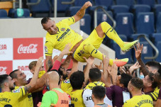 Arteta Buka Pintu, Santi...