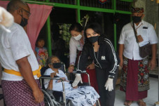 Peduli Lansia, Ketua...