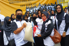 Forkabi Bagikan Ribuan...