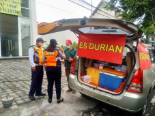 Dishub Tertibkan Pedagang...