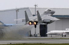 Diam-diam, Jet Tempur...