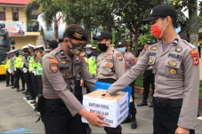 Anggota Polres Tana...