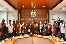 Ketua MPR Desak Kementerian...