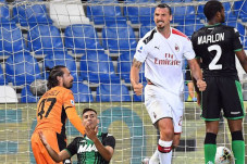 Jadi Pahlawan Milan,...