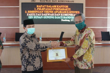 Seragamkan Kuliah Daring,...