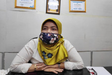 Positif COVID-19, Enam...