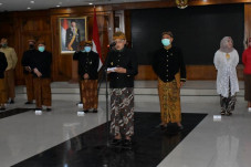 Pandemi COVID-19, Peringatan...