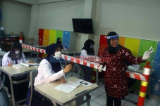 Sekolah di Jabar Segera...