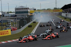 F1 Batalkan Seluruh...