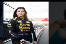 Renee Gracie, Pembalap...