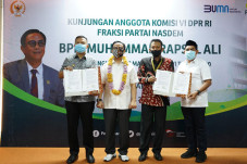 Dikunjungi Anggota DPR,...