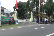 Curi Singkong untuk...