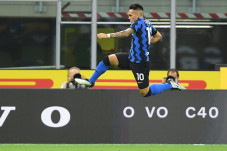 Martinez Pastikan Inter...