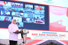 Khofifah Minta Kades...