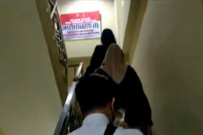 Artis VS Diamankan di...