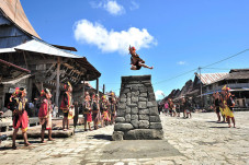 Lompat Batu di Nias...