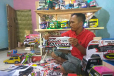 Jadi Pengrajin Miniatur...