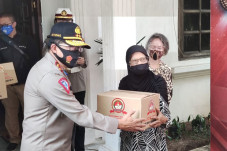 Purnawirawan dan Warakawuri...