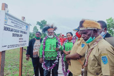 Bupati Asmat Resmikan...