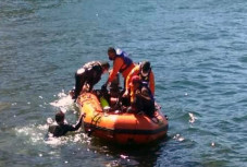 Perahu Pecah, Nelayan...