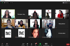 Gelar Webinar Parenting,...