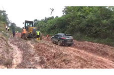Memprihatinkan, Jalan...