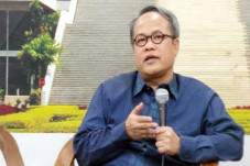 Tidak Mendirikan Crisis...