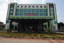 UHAMKA Salurkan Daging...