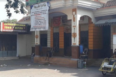 Pemilik dan Putranya...