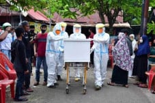 Polisi Limpahkan Berkas...